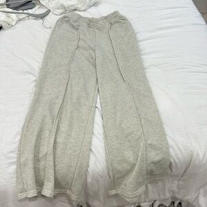 Really cute sweatpants.